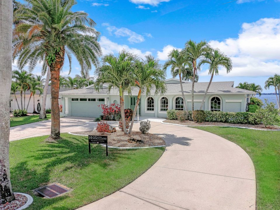 642 Coral Dr, Cape Coral, FL 33904