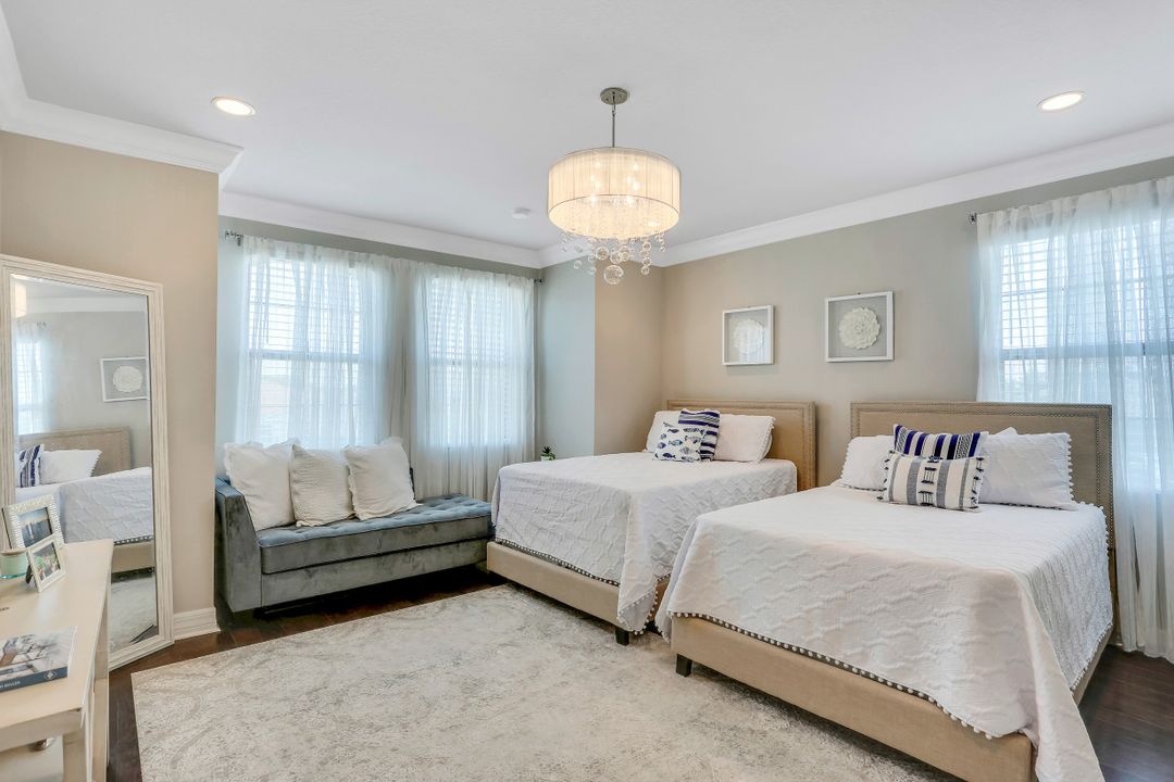 4600 Azalea Dr, Naples, FL 34119