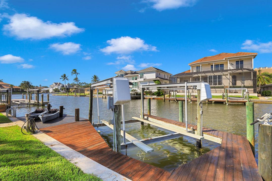 401 Willet Ave, Naples, FL 34108