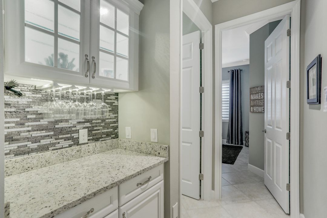 9104 Isla Bella Cir, Bonita Springs, FL 34135