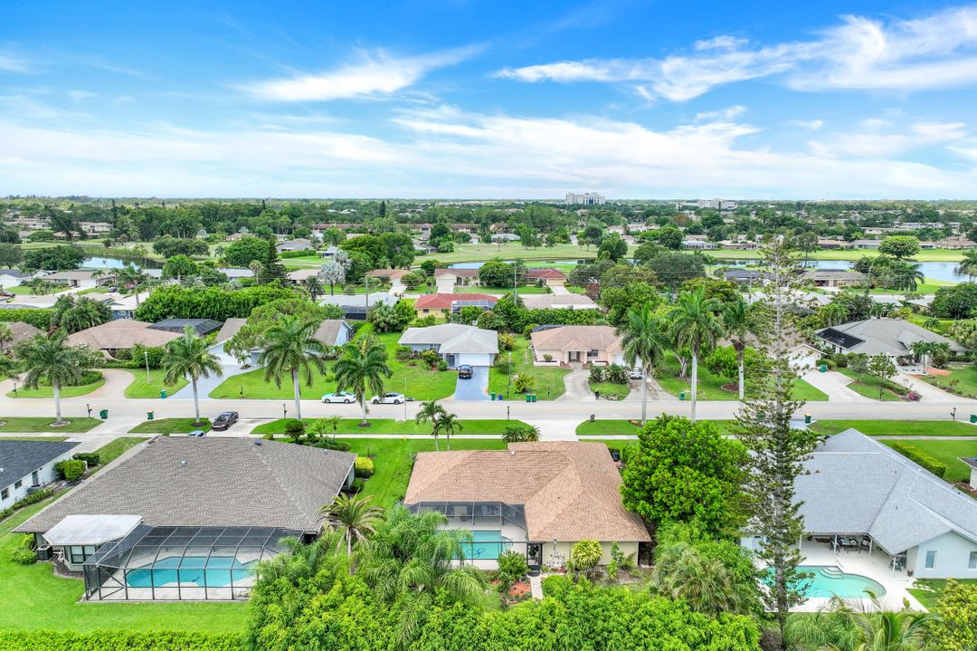 2326 Kings Lake Blvd, Naples, FL 34112