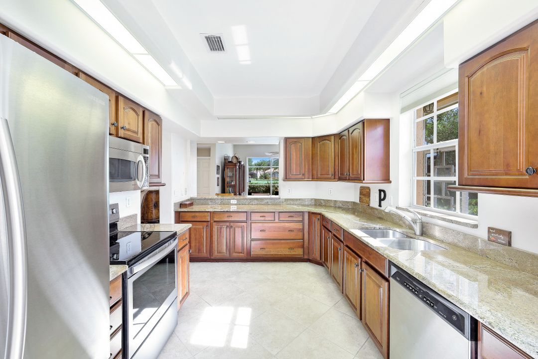 13641 Southampton Dr, Bonita Springs, FL 34135