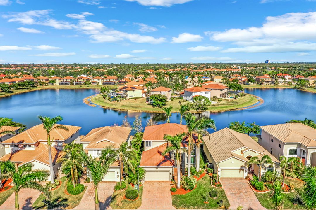 8609 Sumner Ave, Fort Myers, FL 33908