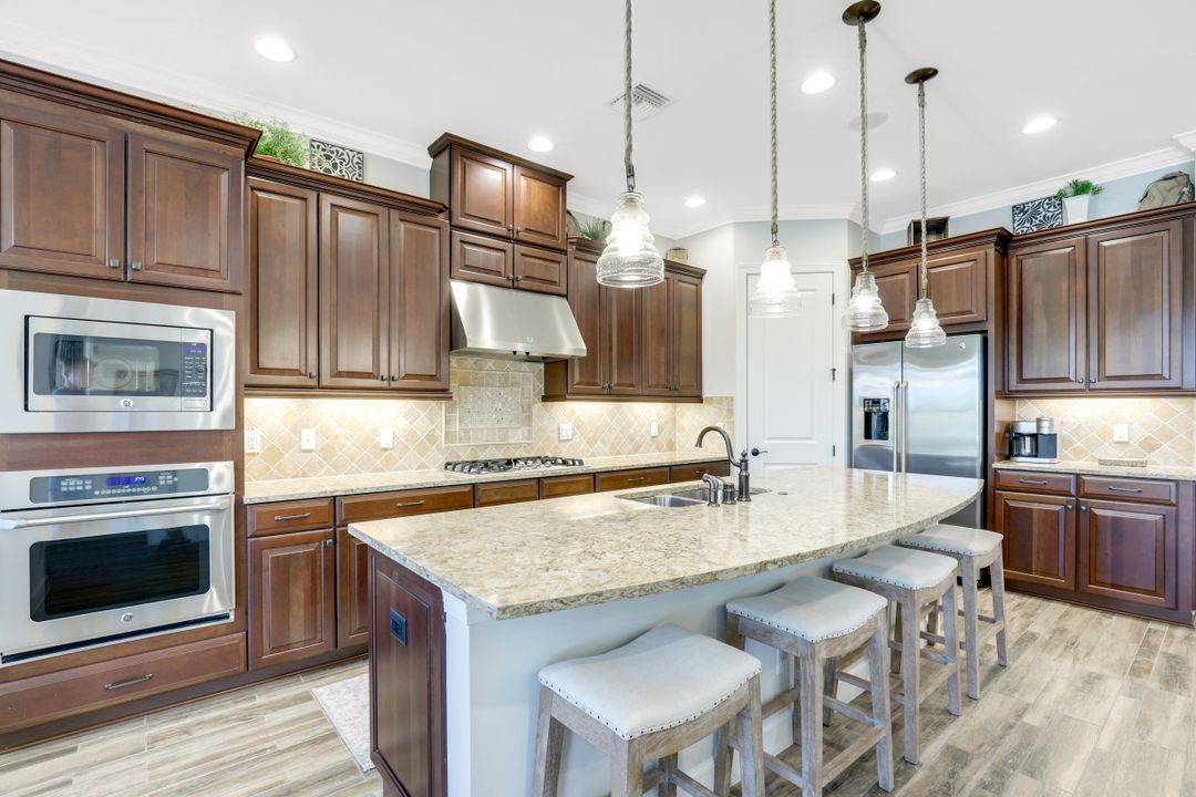 8697 Cavano St, Naples, FL 34119