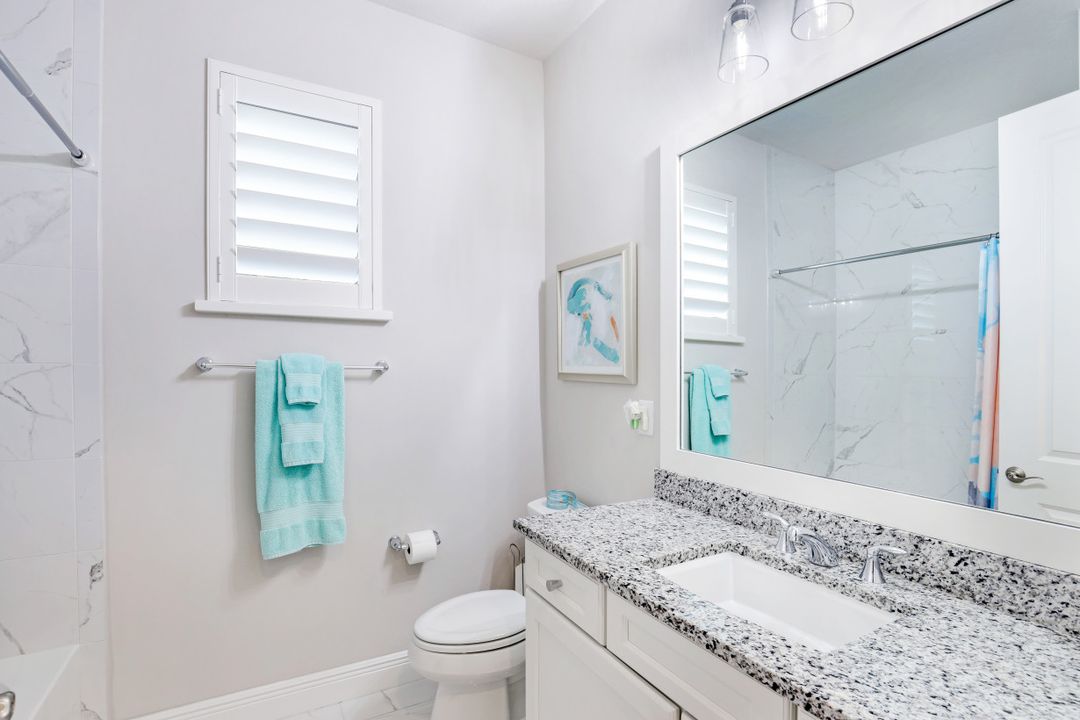 10086 Palazzo Dr, Naples, FL 34119