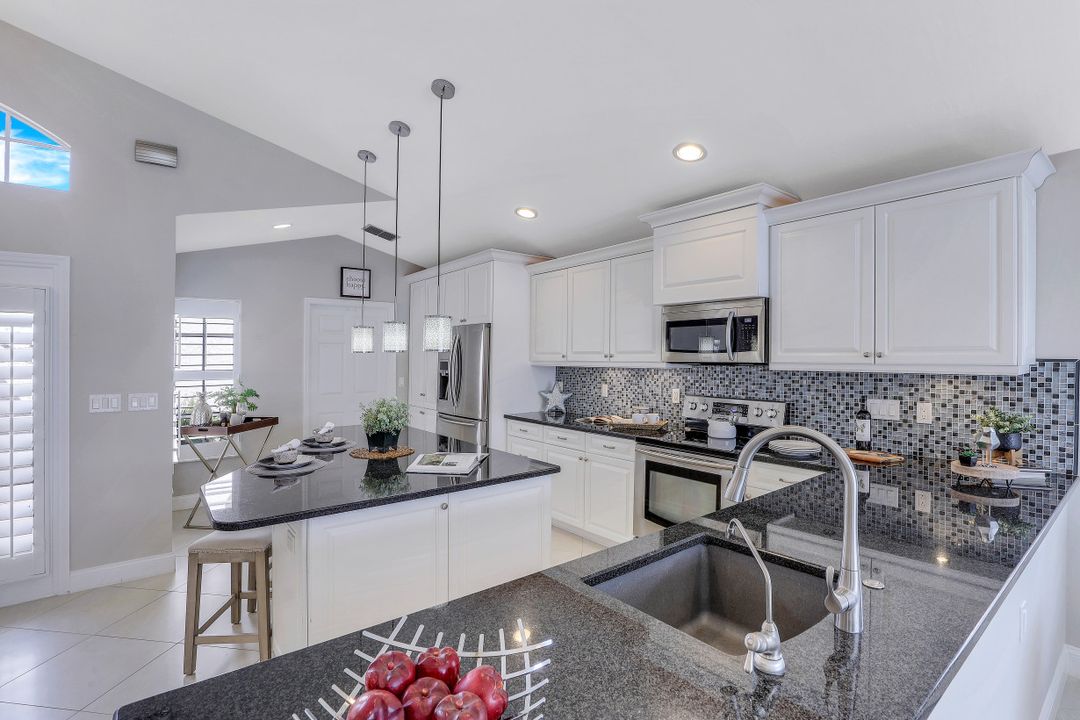 2810 Sailors Way, Naples, FL 34109