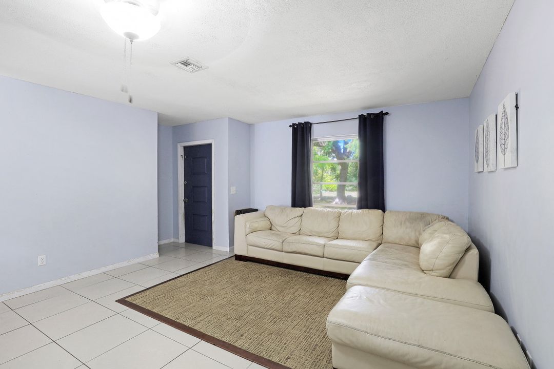 2690 64th St SW, Naples, FL 34105