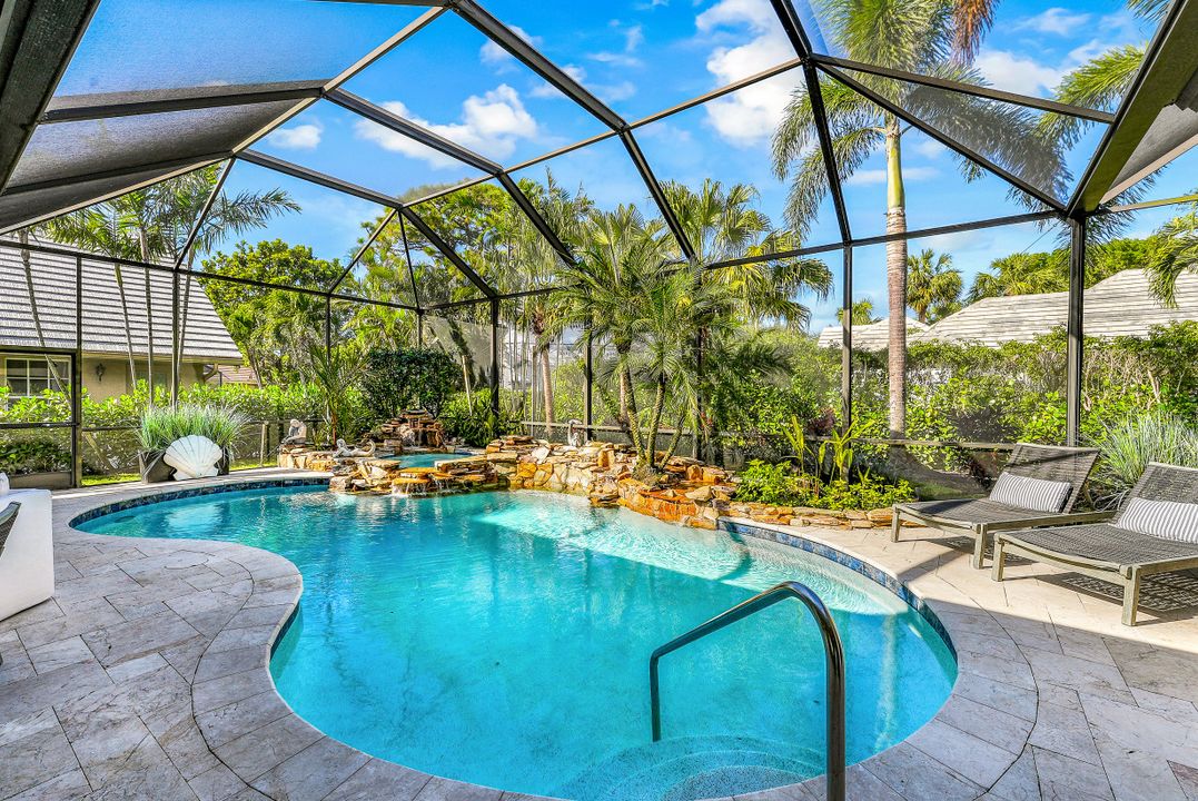713 Shadow Lake Ln, Naples, FL 34108