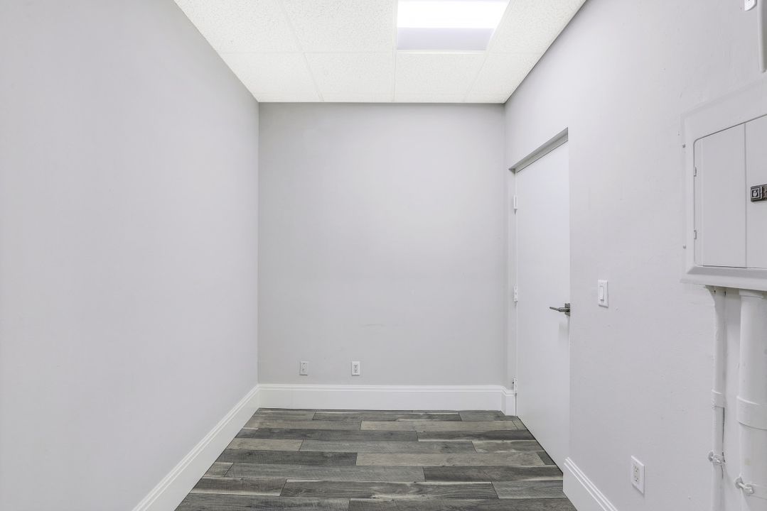 5430 Jaeger Rd, Naples, FL 34109