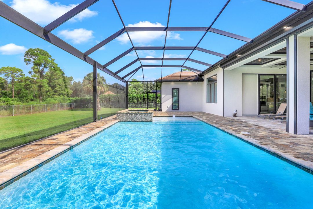 631 25th St SW, Naples, FL 34117