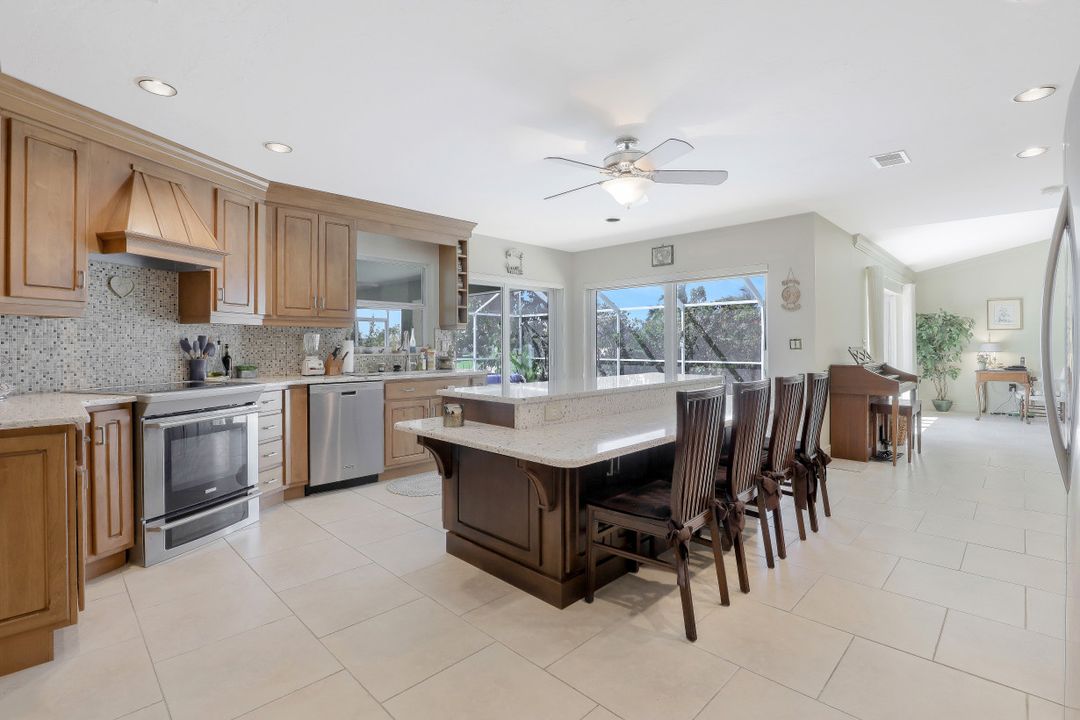 204 SE 20th Pl, Cape Coral, FL 33990