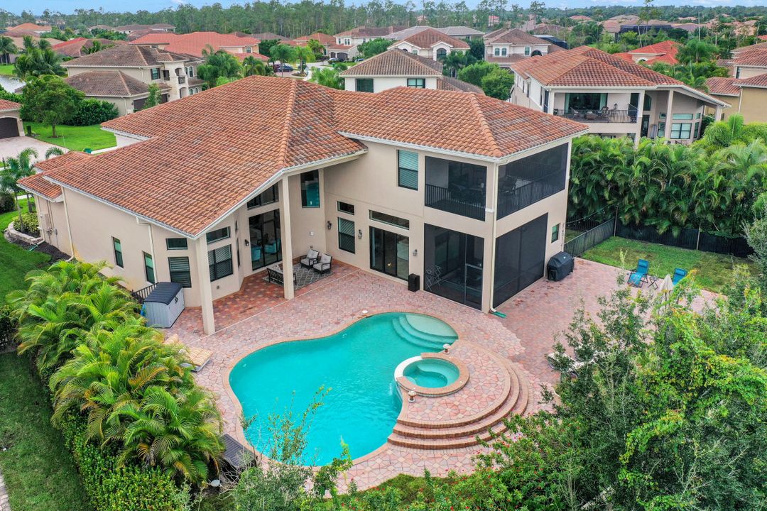 2934 Cinnamon Bay Cir, Naples, FL 34119