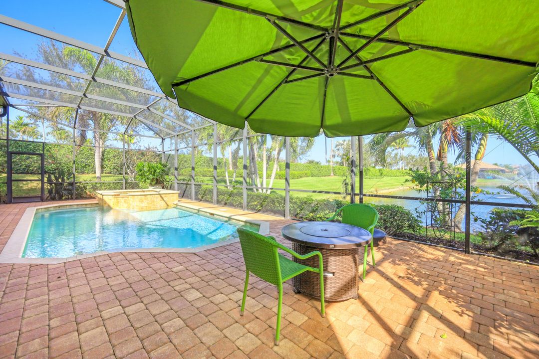6287 Serano Way, Naples, FL 34113