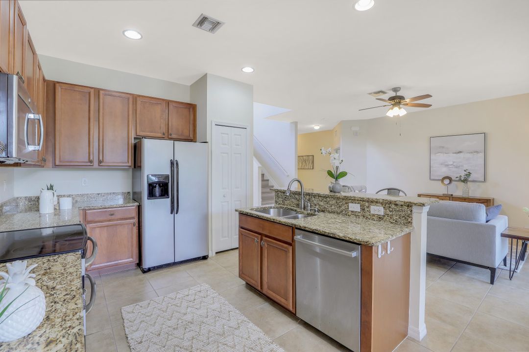 8616 Sumner Ave, Fort Myers, FL 33908