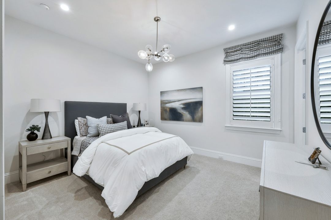 603 West St, Naples, FL 34108