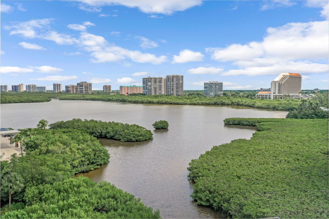 50 Seagate Dr #104, Naples, FL 34103