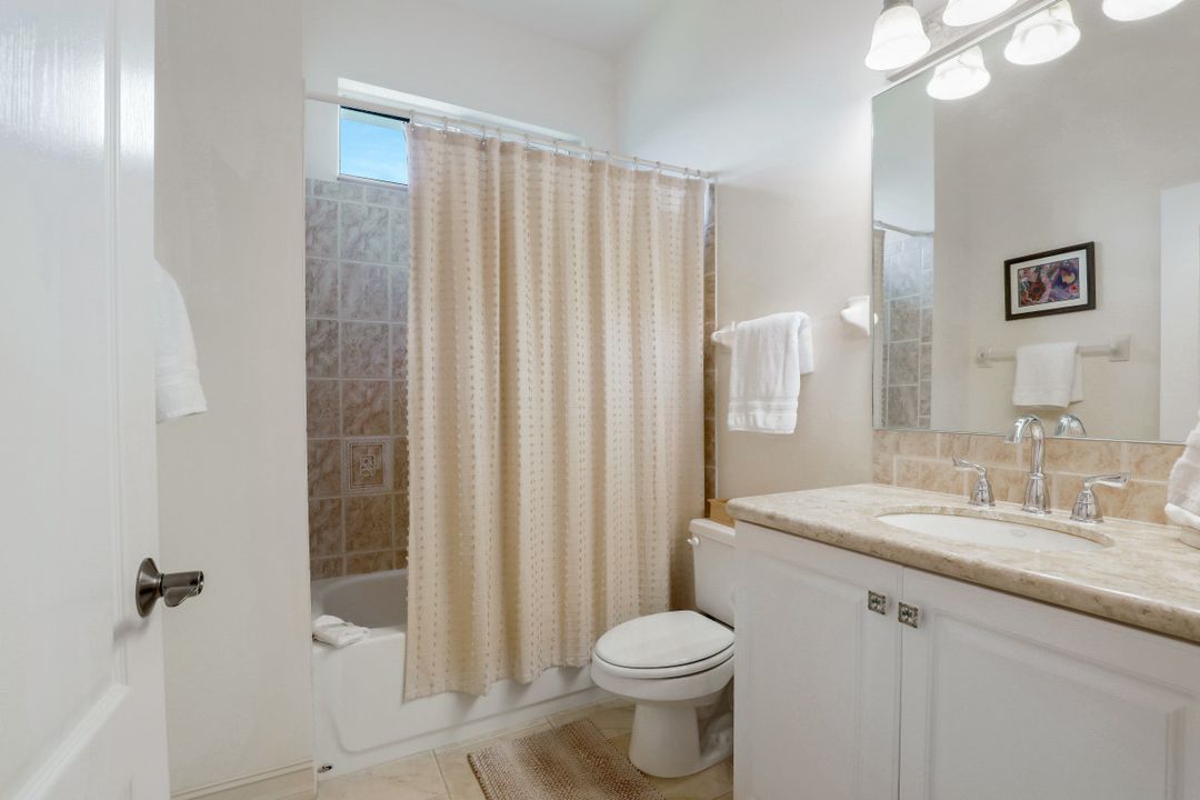 5360 Mikado Ct, Cape Coral, FL 33904