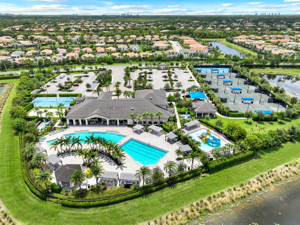 4448 Aurora St, Naples, FL 34119