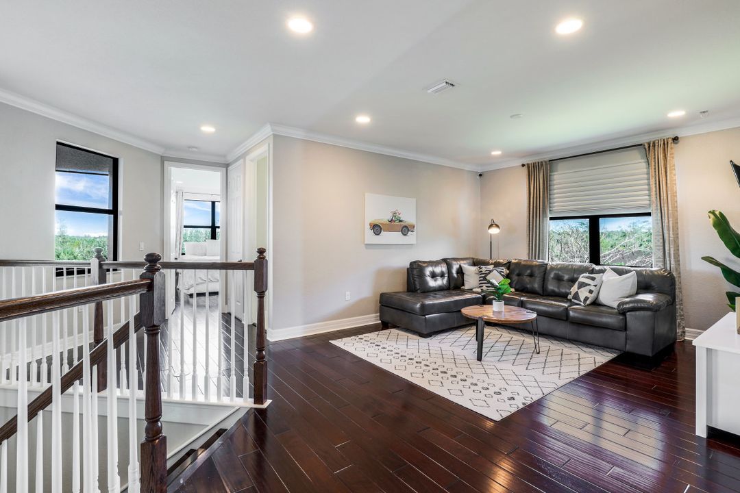 2827 Thunder Bay Circle, Naples, FL 34119