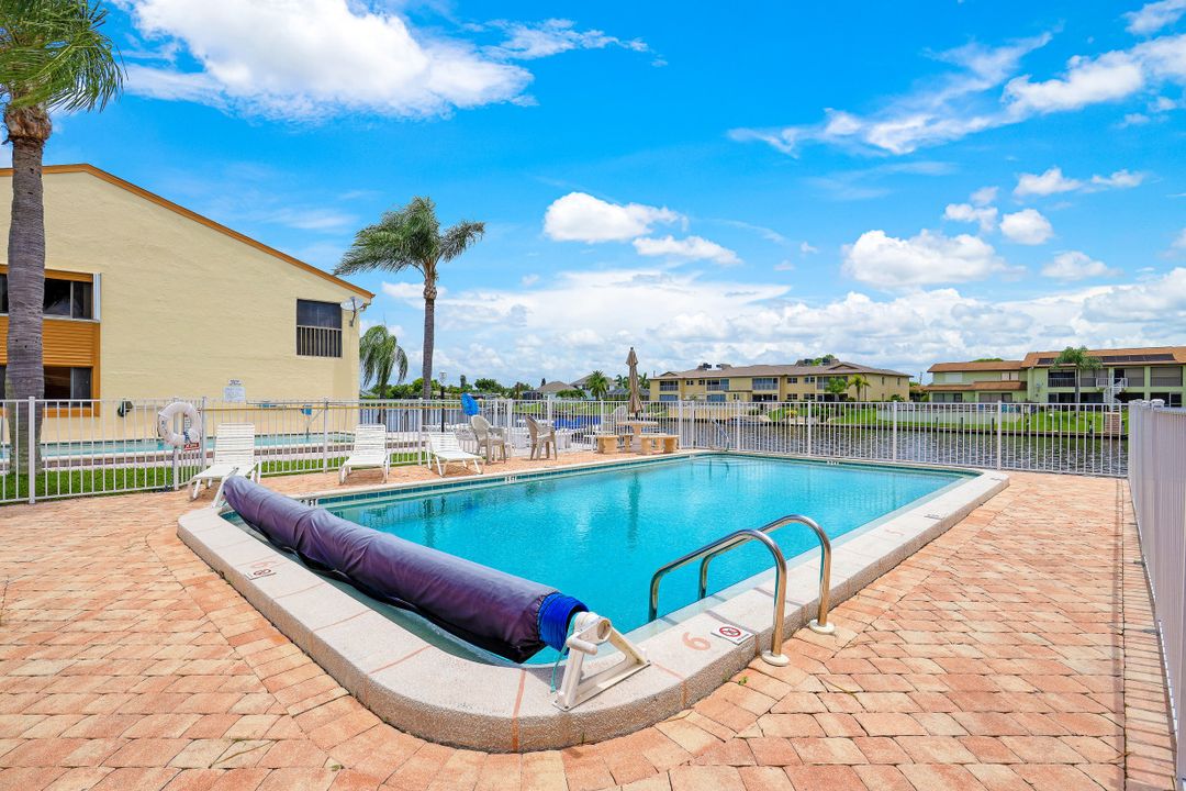 3703 SE 10th Ave, Cape Coral, FL 33904