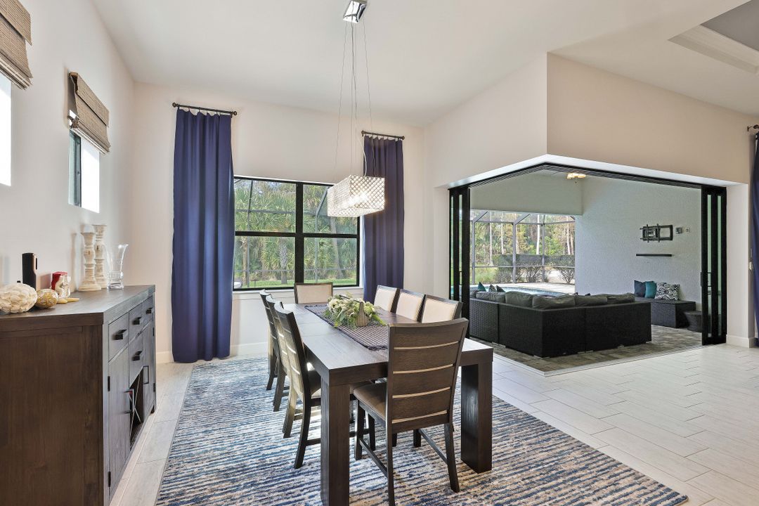 9431 Greyhawk Trl, Naples, FL 34120