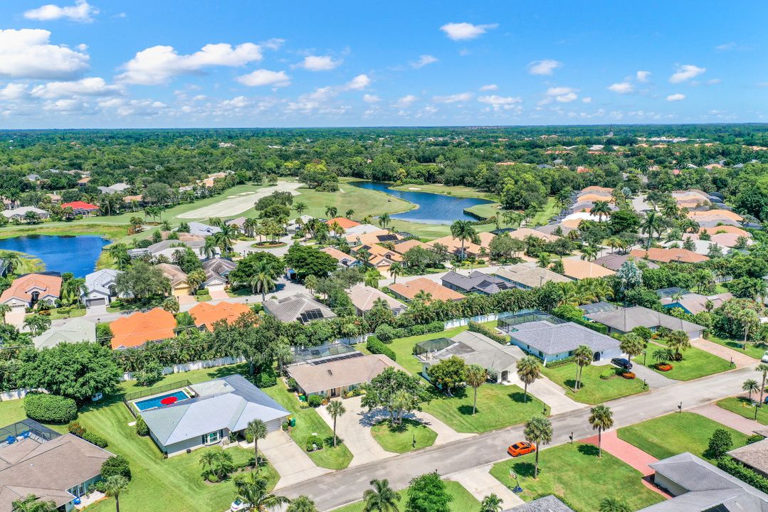 10430 Windsor Way, Naples, FL 34109