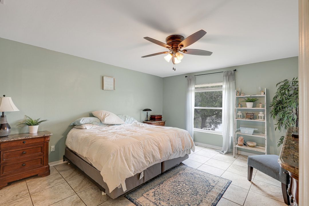 1803 Surfside Blvd, Cape Coral, FL 33991