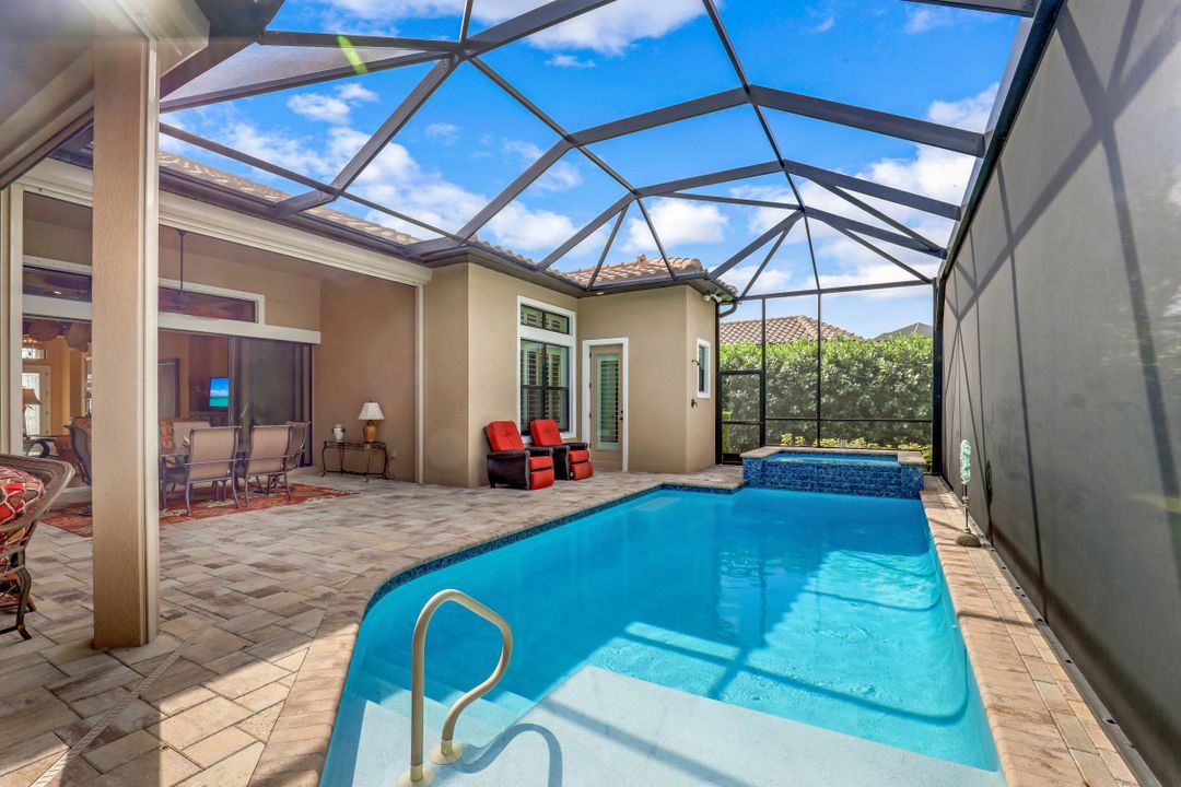 8651 Amour Ct, Naples, FL 34119