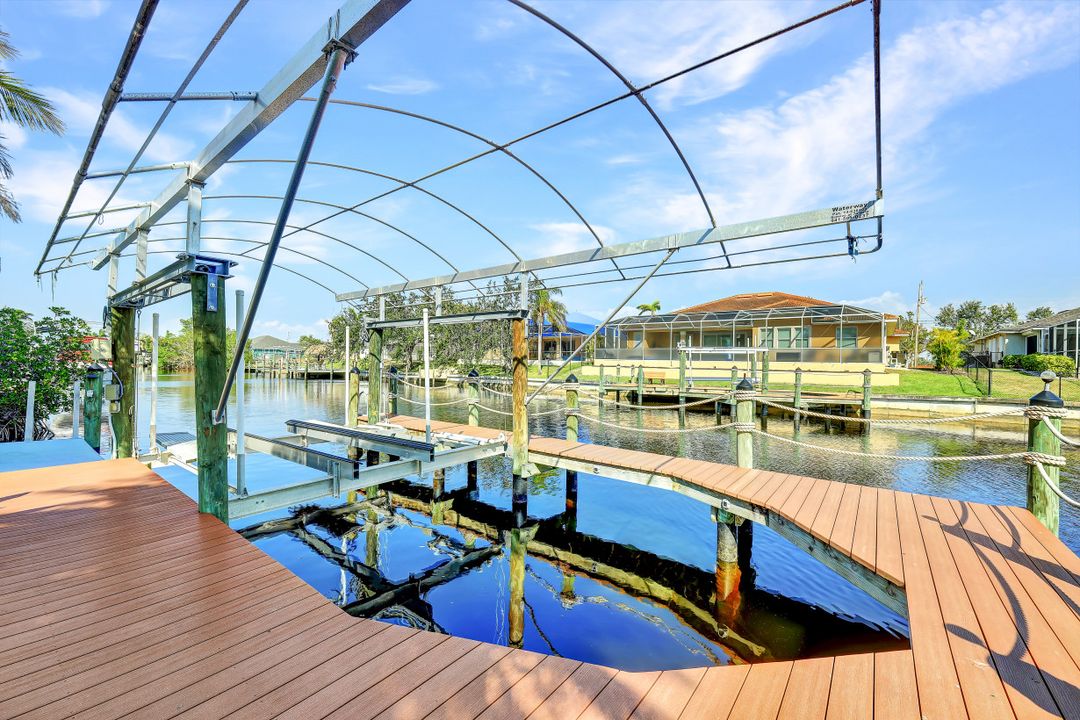 4109 SW 5th Pl, Cape Coral, FL 33914