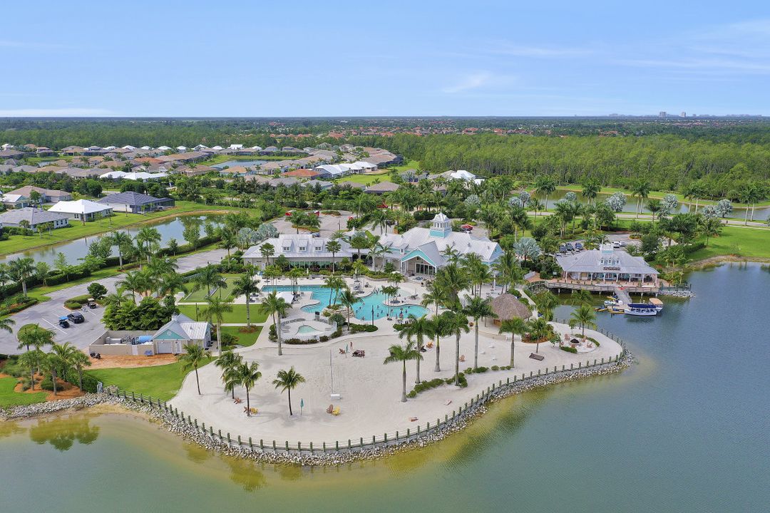 14684 Tropical Dr, Naples, FL 34114