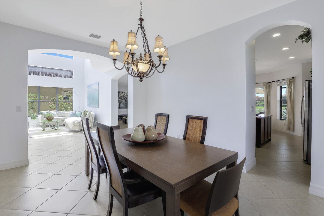 3718 Pleasant Springs Dr, Naples, FL 34119