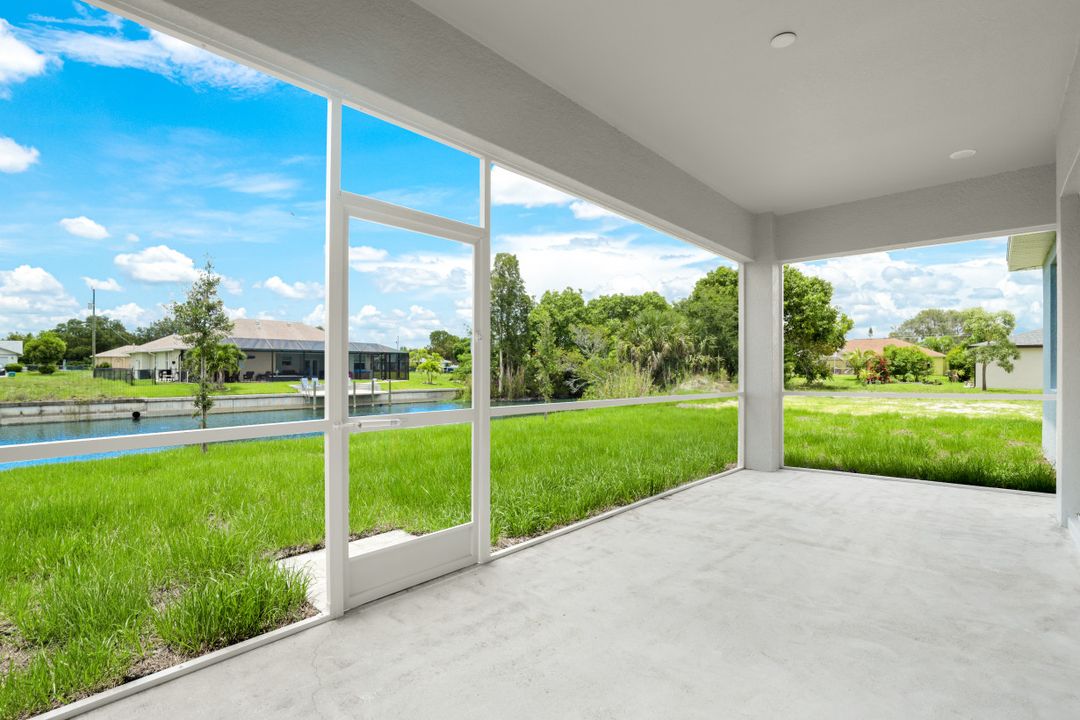 1334 SW Santa Barbara Pl, Cape Coral, FL 33991