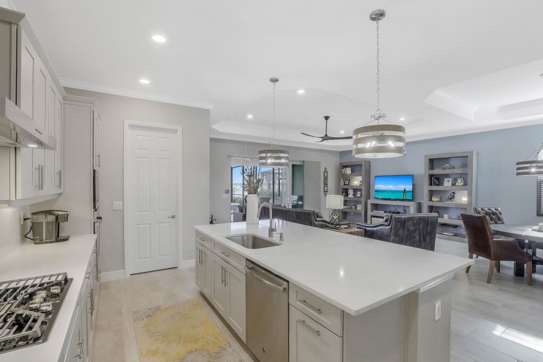 15272 Blue Bay Cir, Estero, FL 33913