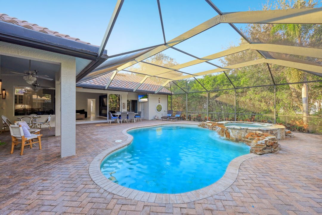 2047 Terrazzo Ln, Naples, FL 34104