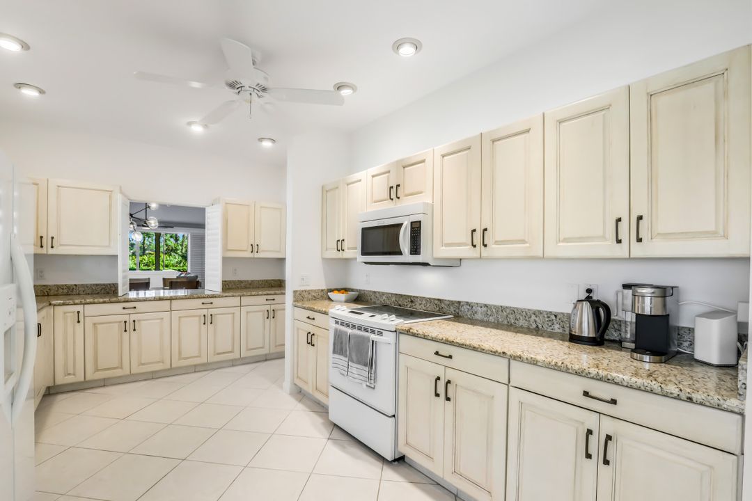 46 Golf Cottage Dr, Naples, FL 34105