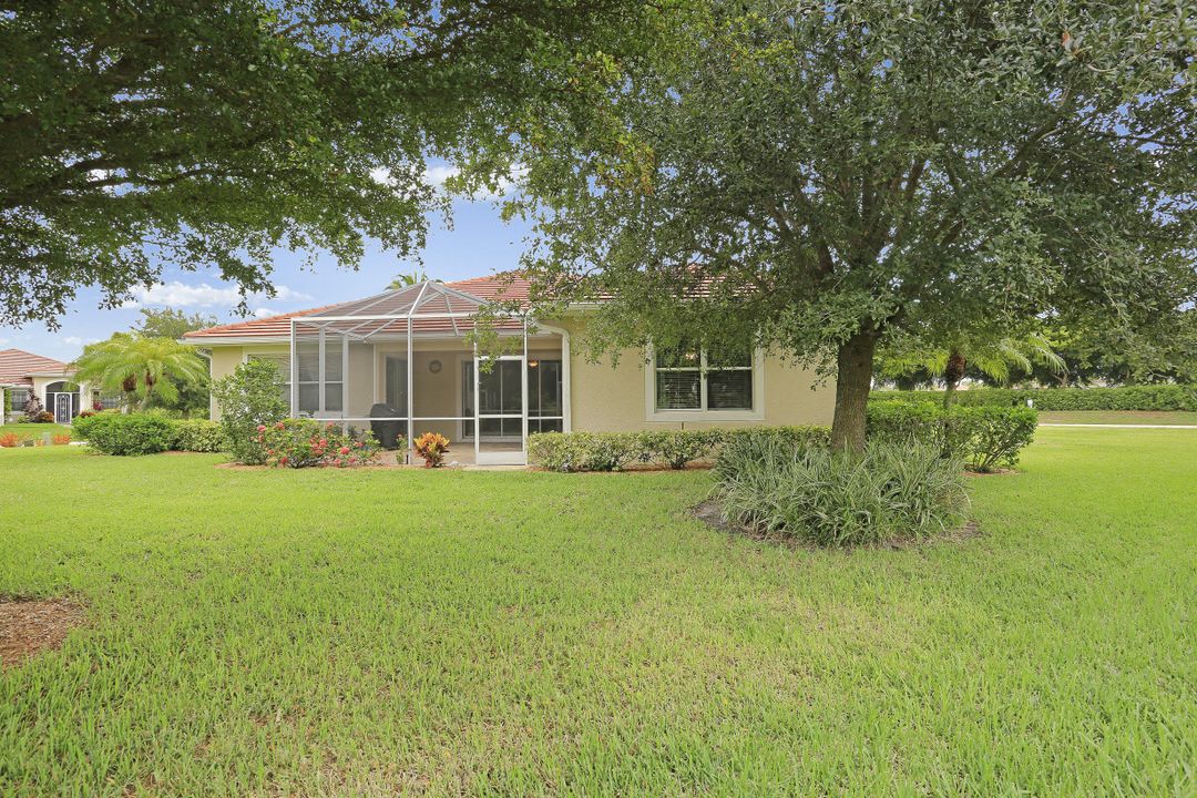 2548 Ashbury Cir, Cape Coral, FL 33991