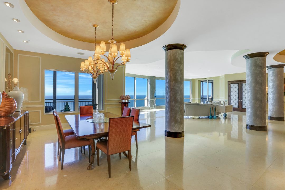 81 Seagate Dr #2001, Naples, FL 34103