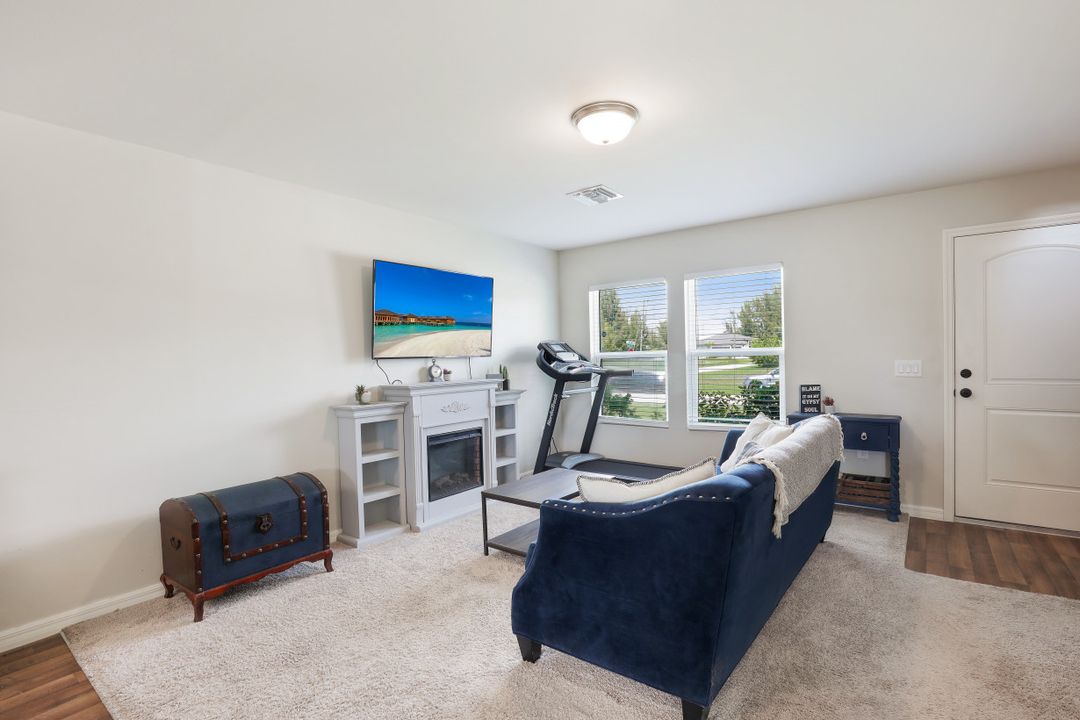 1926 NW 22nd Ave, Cape Coral, FL 33993