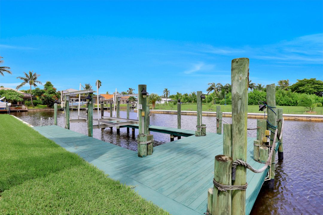 2511 SE 19th Pl, Cape Coral, FL 33904