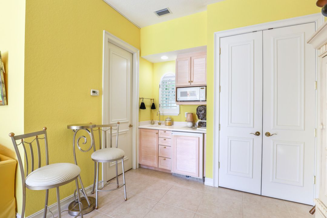 1064 Grand Isle Dr, Naples, FL 34108