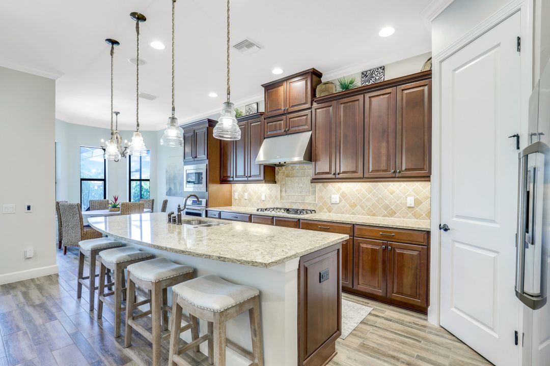 8697 Cavano St, Naples, FL 34119