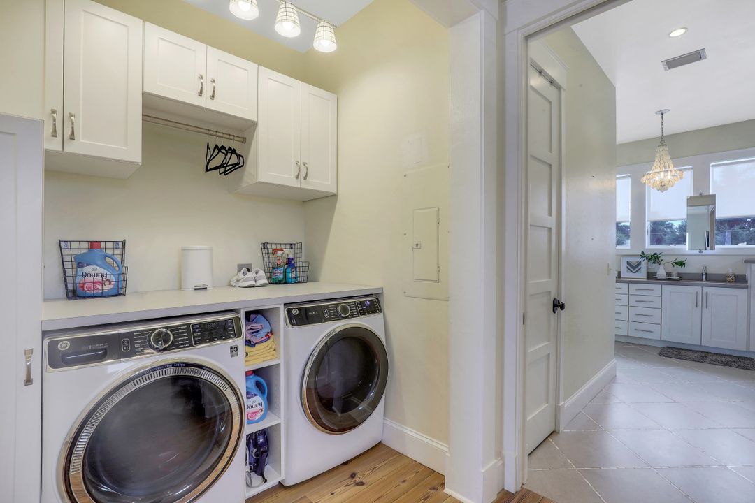 4559 E Riverside Dr, Fort Myers, FL 33905