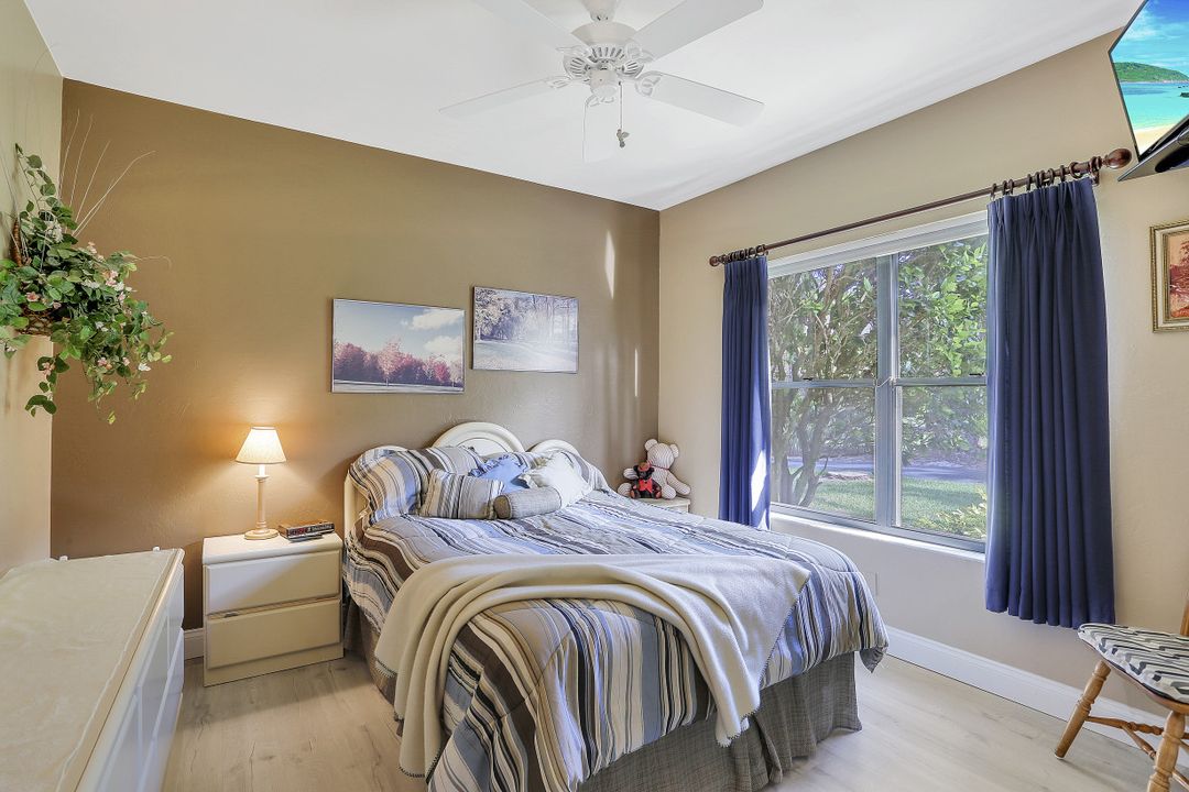 5980 Hidden Oaks Ln, Naples, FL 34119