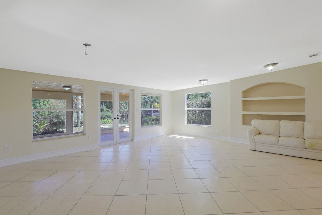 9820 Montana Ct, Bonita Springs, FL 34135