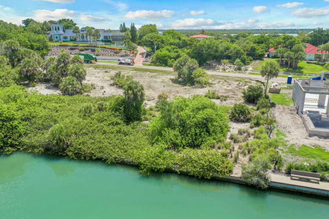 1115 Caxambas Dr, Marco Island, FL 34145