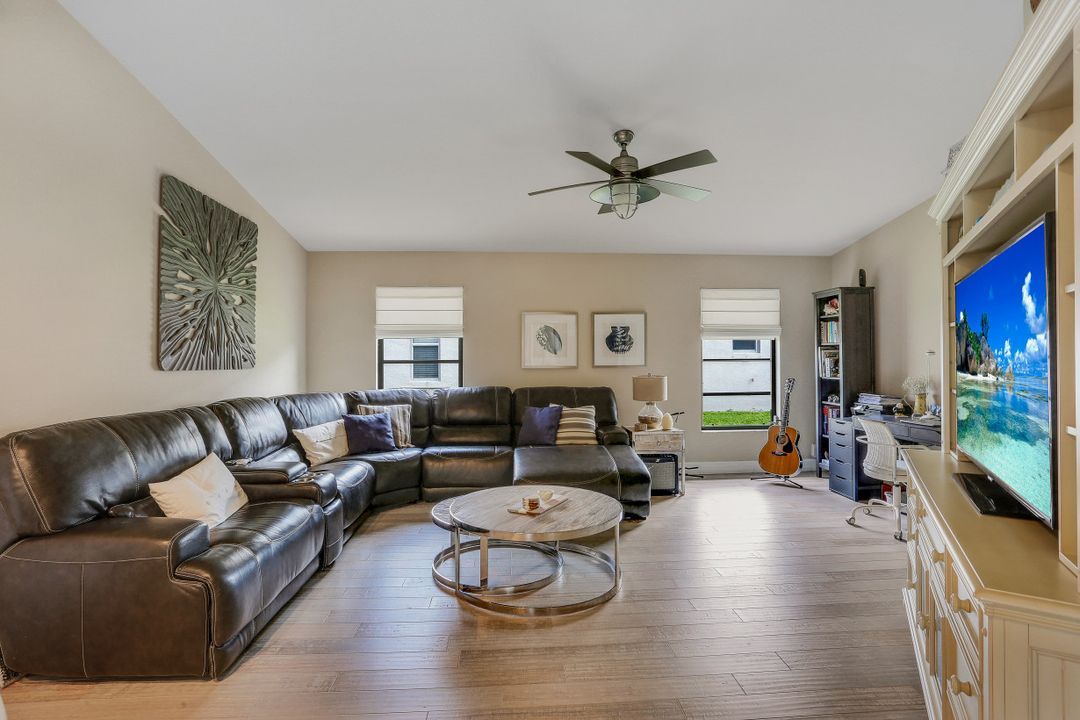 1001 SW 23rd St, Cape Coral, FL 33991