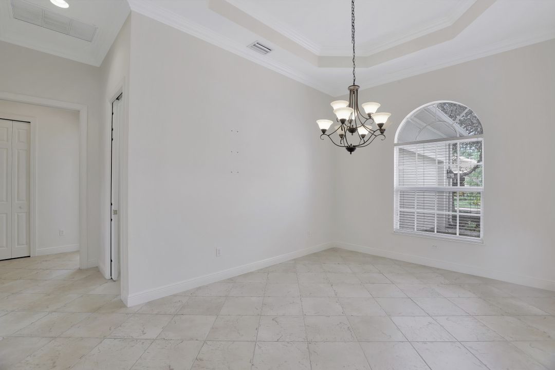 10196 Avonleigh Dr, Bonita Springs, FL 34135