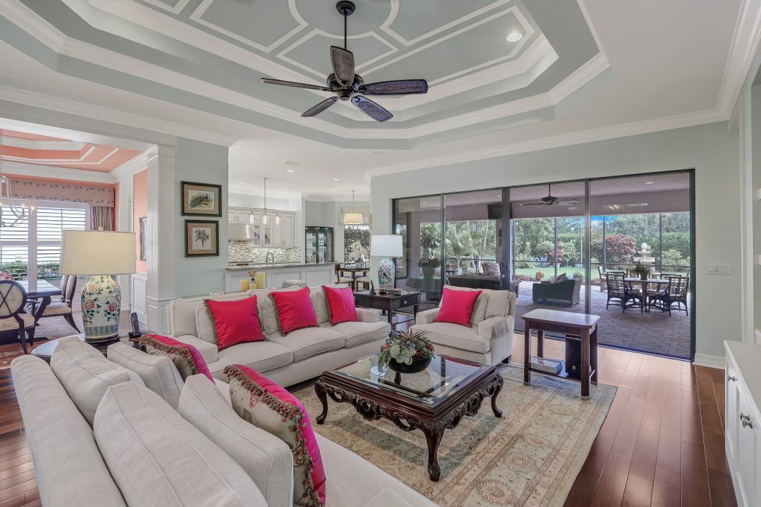 3987 Bering Ct, Naples, FL 34119