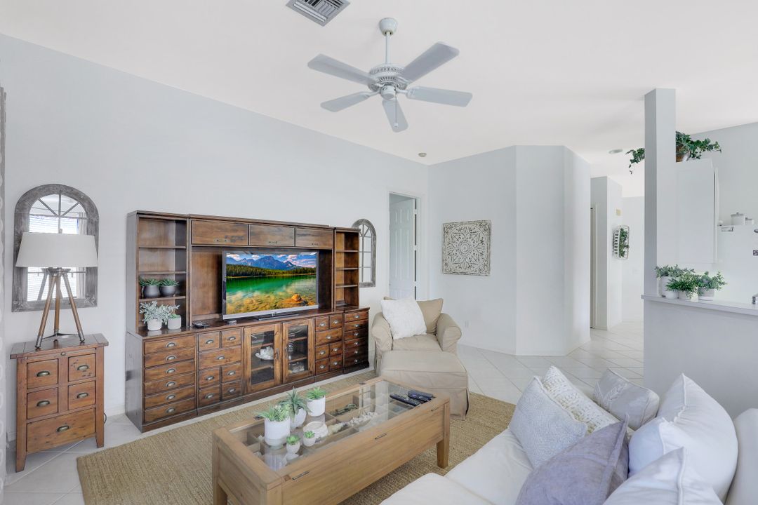 1247 Egrets Landing #201, Naples, FL 34108