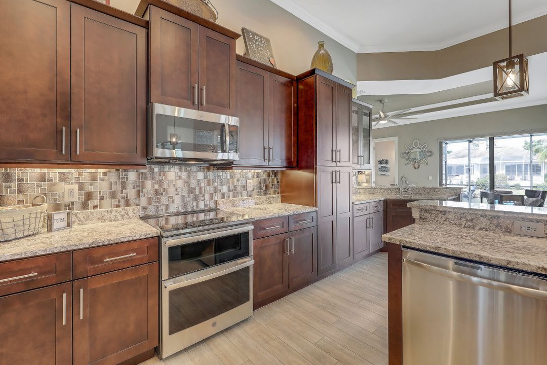 2823 SW 38th Terrace, Cape Coral, FL 33914